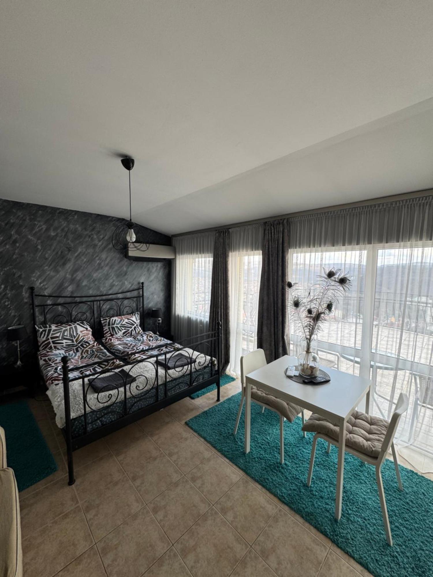 Top Sky View - Studio Panorama Veliko Tŭrnovo Exterior photo